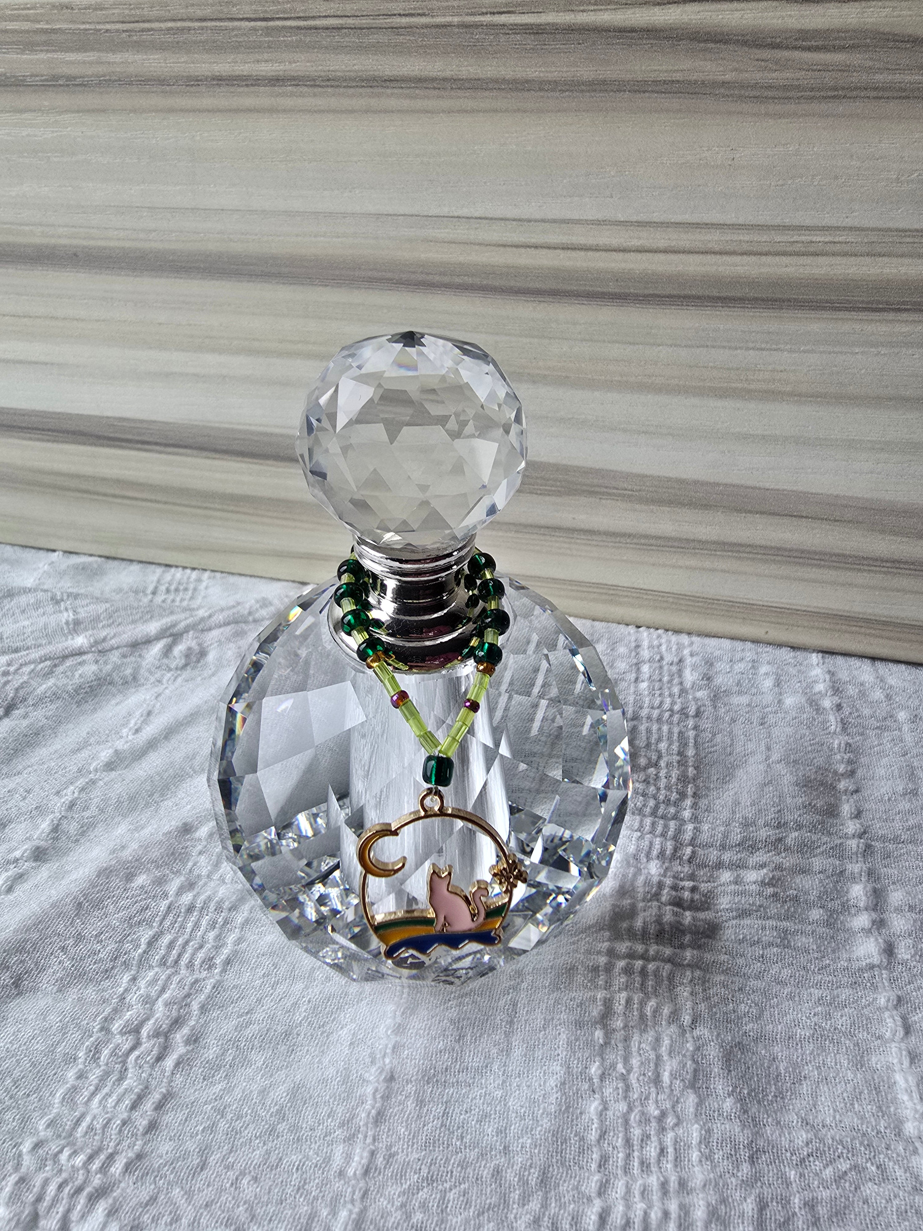Crystal suncatcher Urn (Kitty and the half moon)